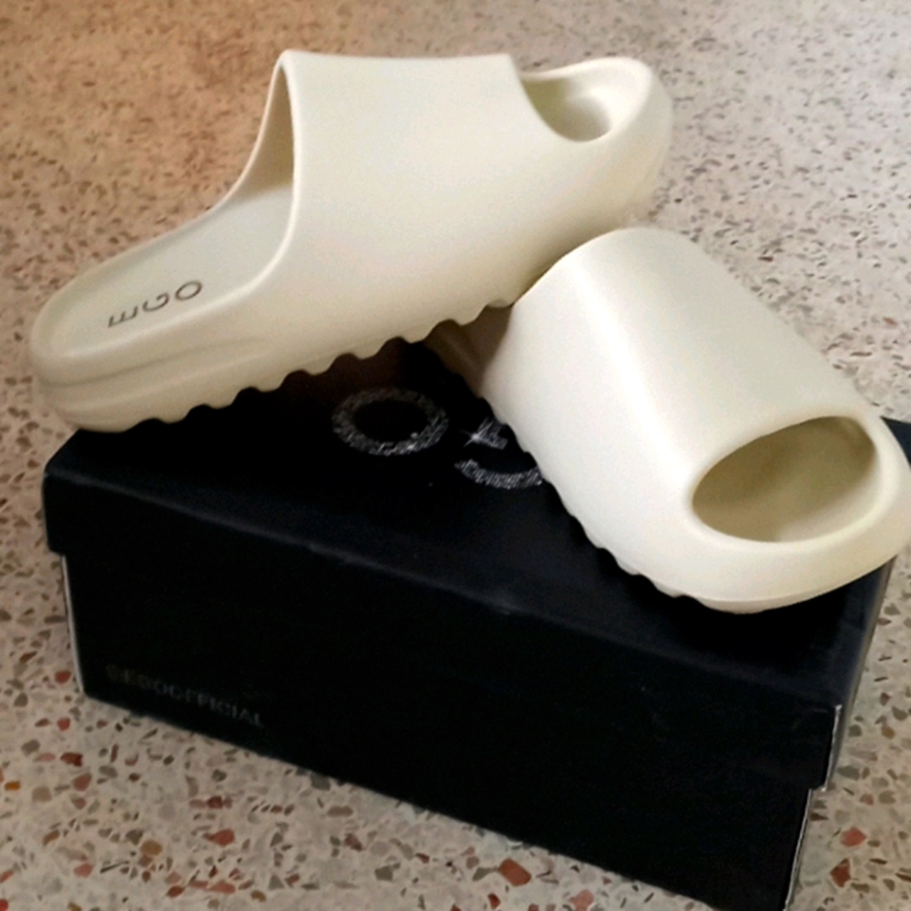 Playoff Yeezy Inspired Lemonade Bone slide